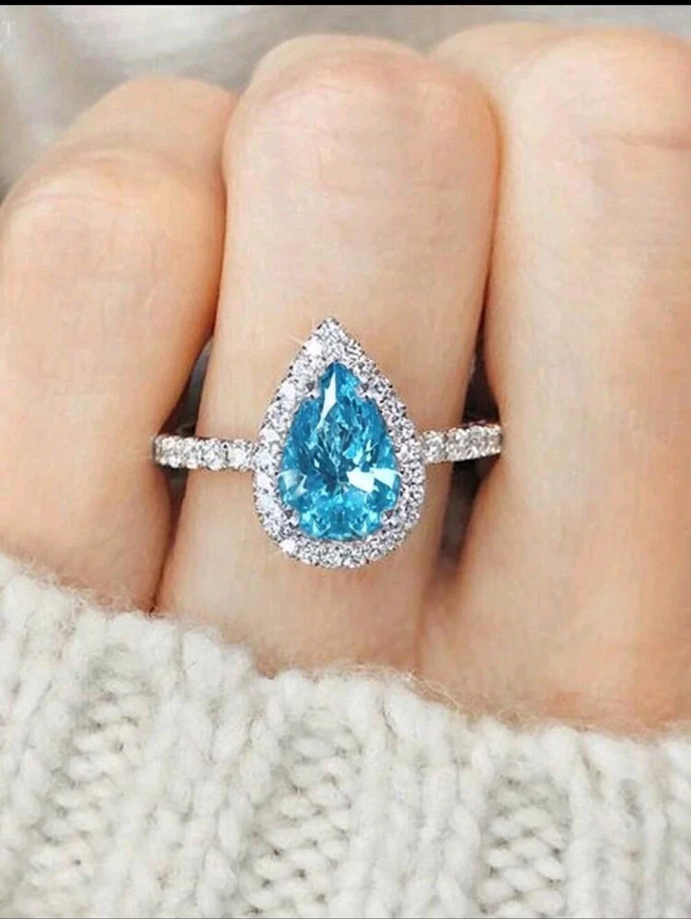 BRAND NEW ** Pear Shape Blue Halo Engagement Ring